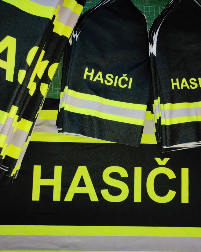 Plán na dnešek je jasný...sety čepic a nákrčníků pro hasiče na jejich výroční schůzi 💪#zverinec_shop #hasici #sdh...